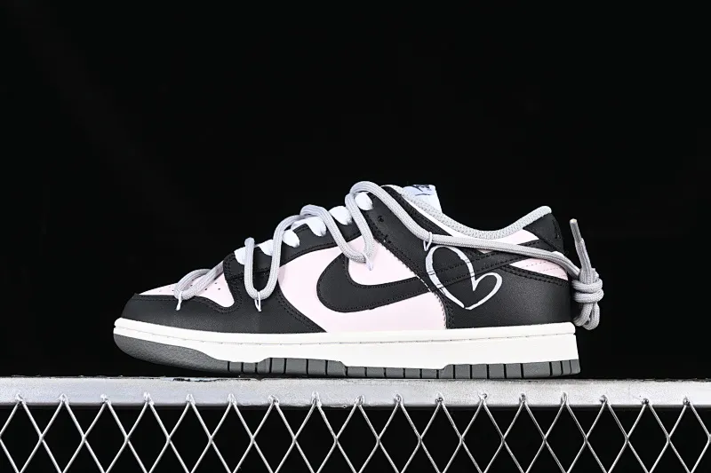 All Categories Nk SB Dunk Series Nk SB Dunk Low Low-top Sneakers Nk Dunk Low Sweetheart Hot Girl Valentine's Day Black Pink SB Strap Low-top Casual Sneakers DD1503-117